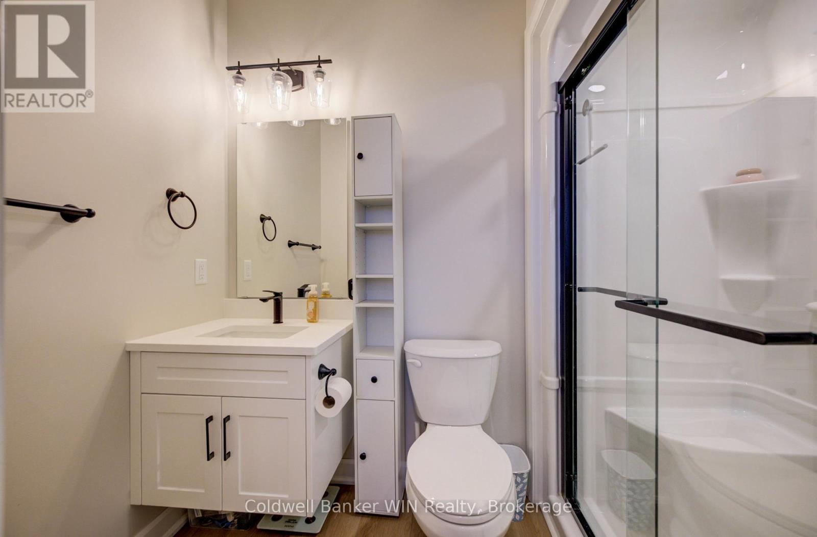 #3 440 WELLINGTON STREET E - 16