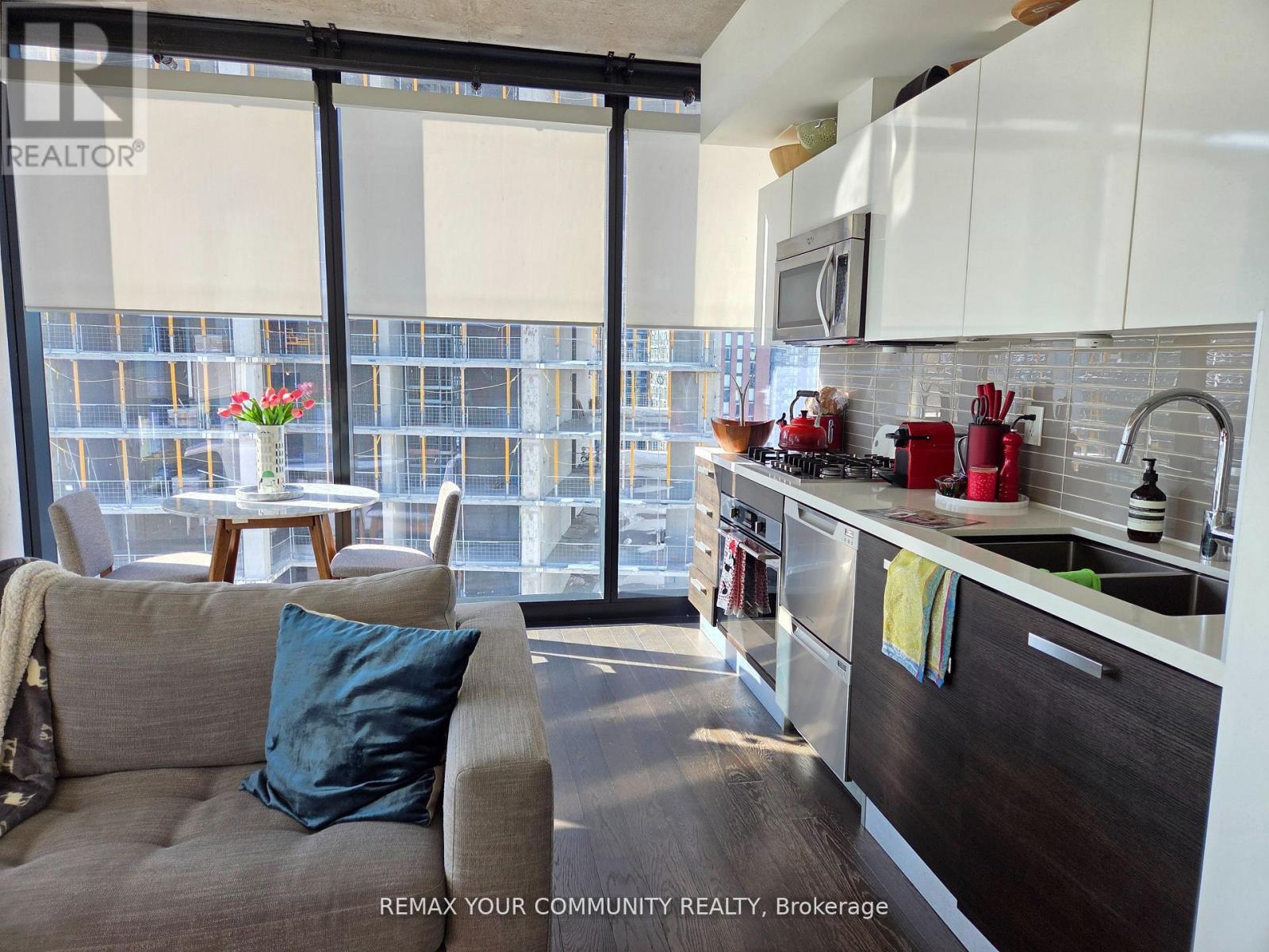 #2107 224 KING STREET W - 7