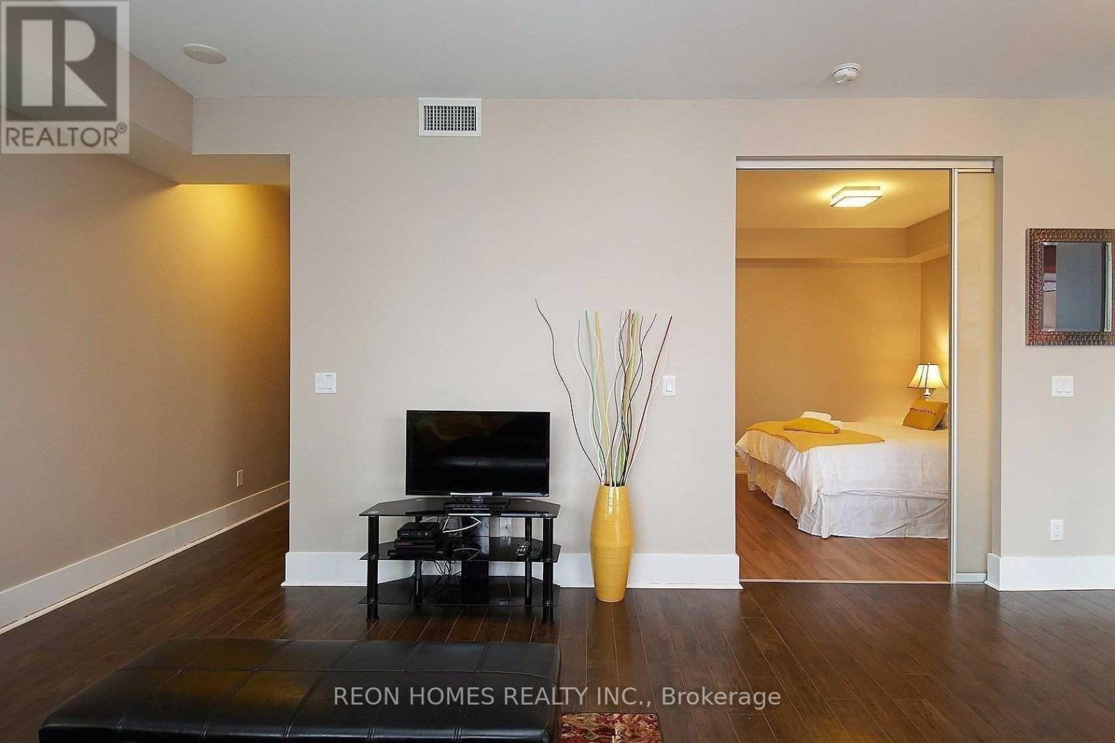 #2009 300 FRONT STREET - 10