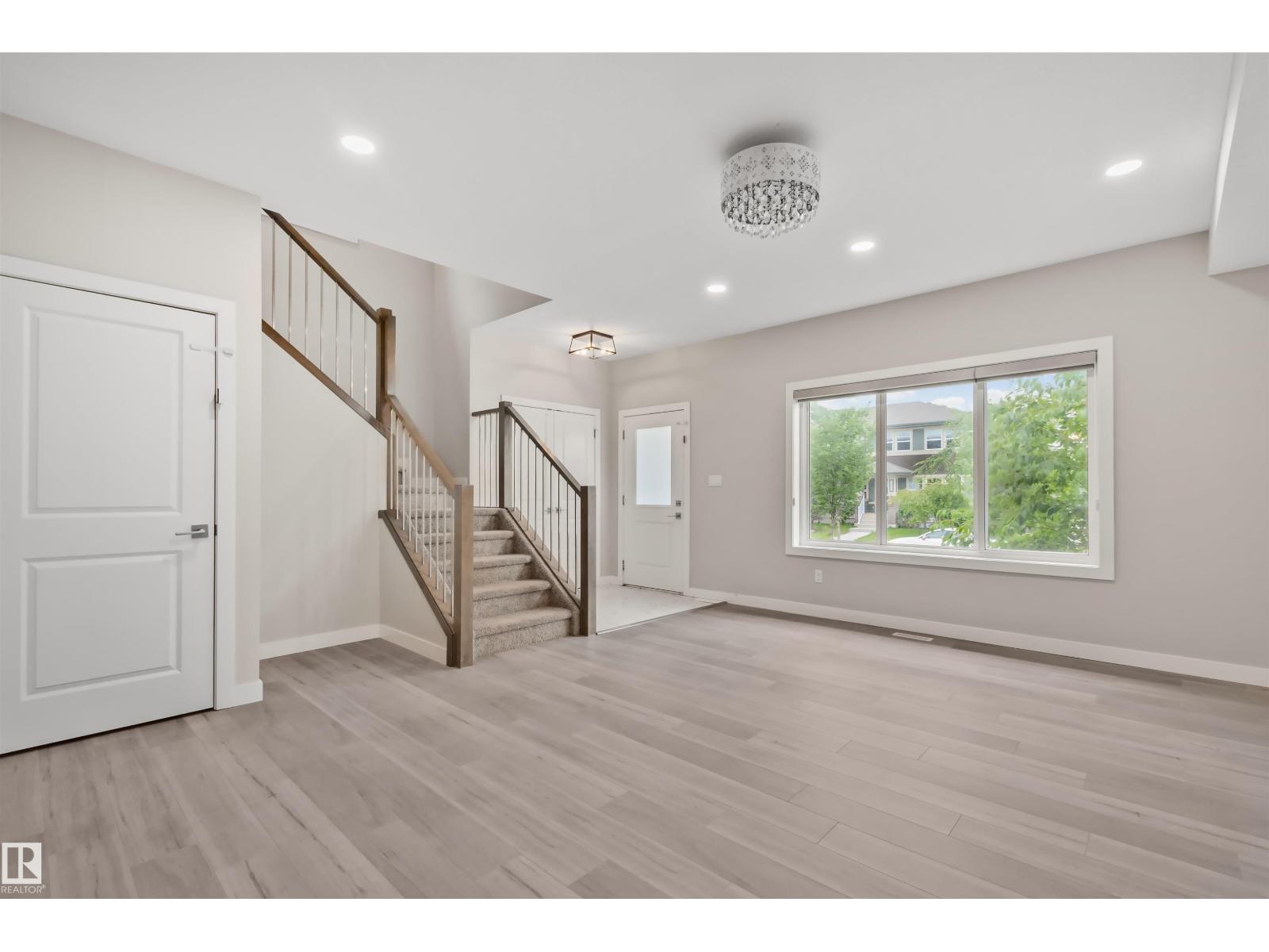 383 CHARLESWORTH DR SW - 4