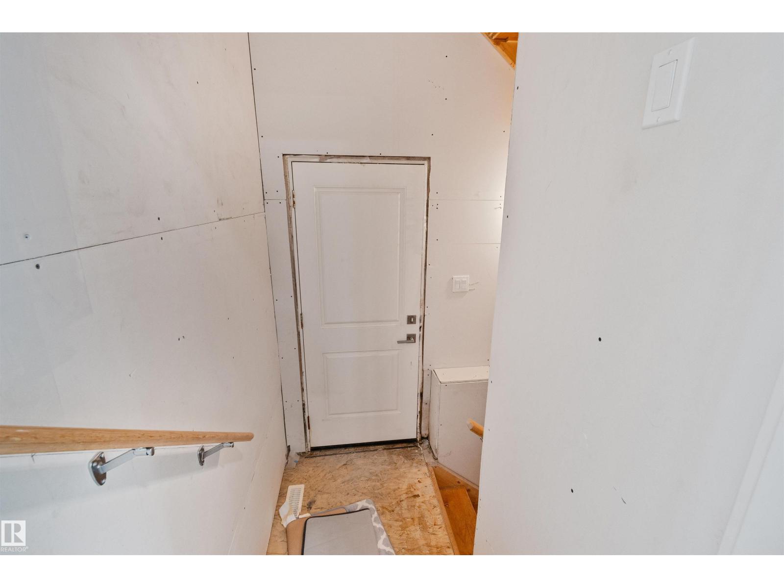 383 CHARLESWORTH DR SW - 58