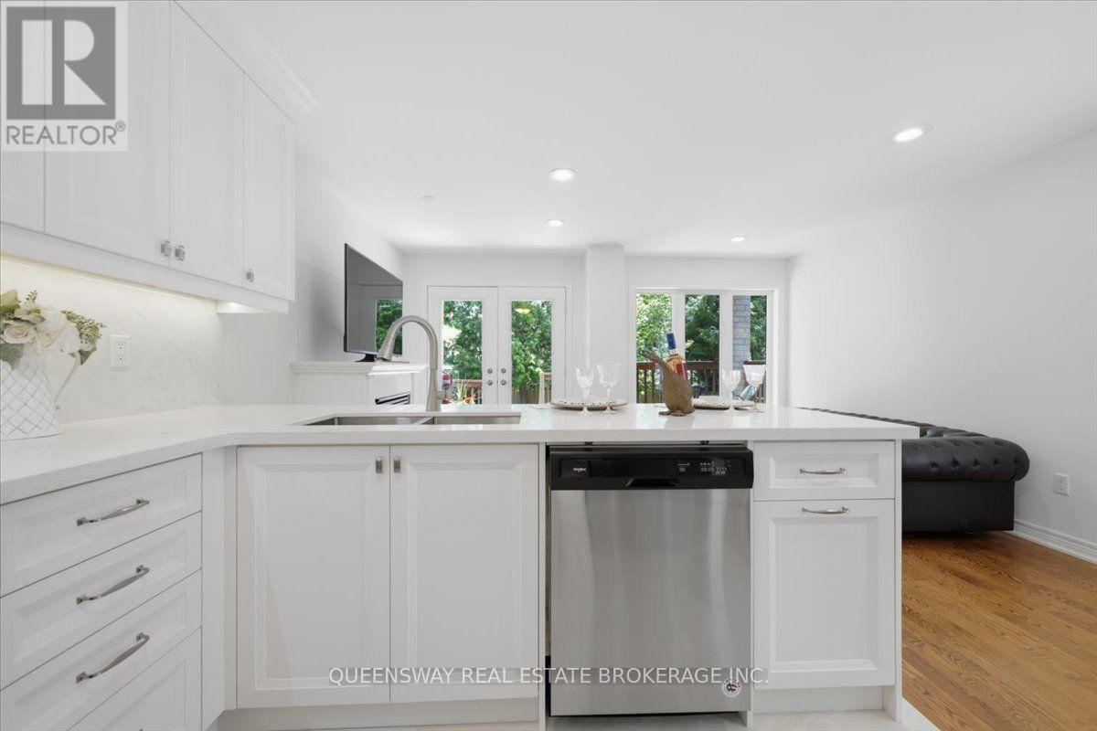 83 FLOYD AVENUE - Image 17