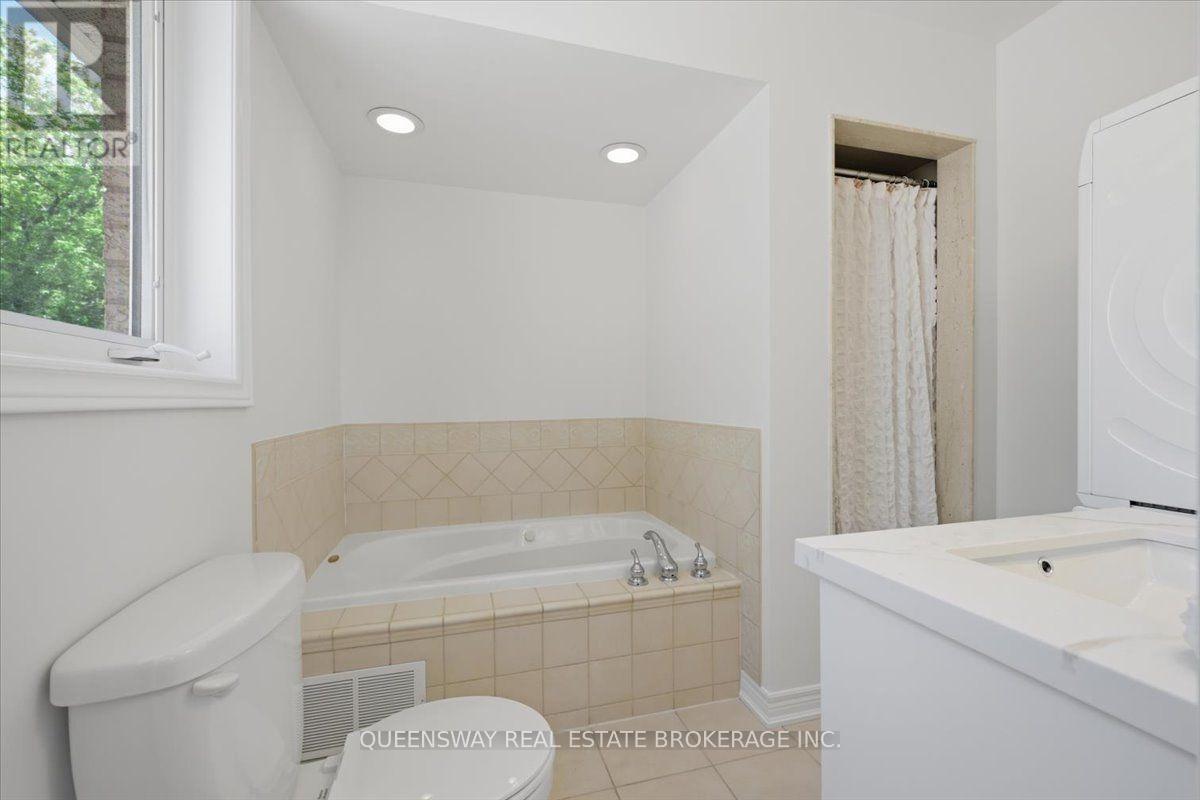 83 FLOYD AVENUE - Image 27