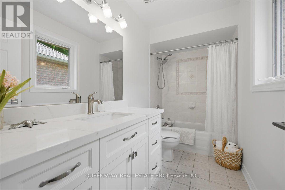 83 FLOYD AVENUE - Image 31