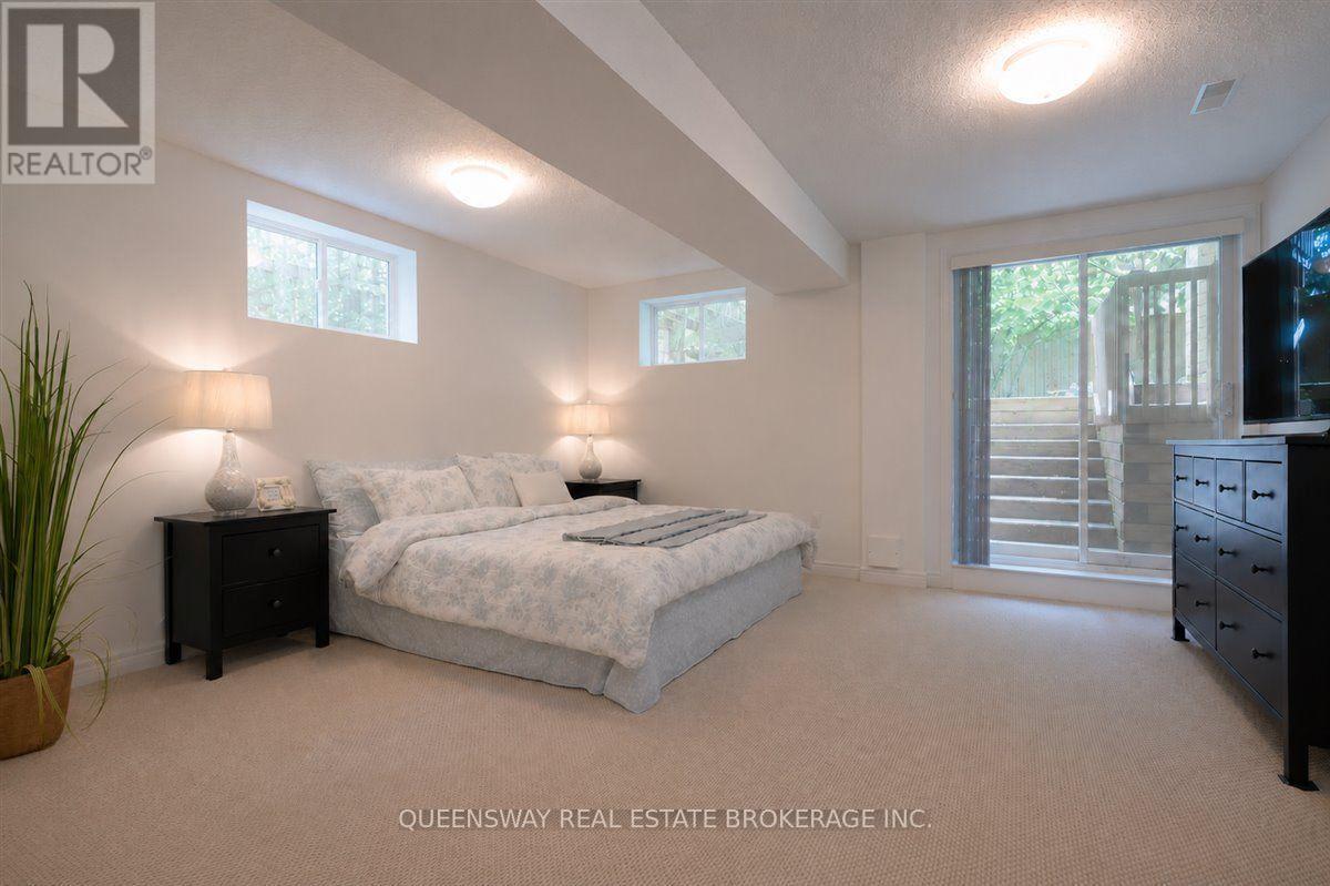 83 FLOYD AVENUE - Image 33