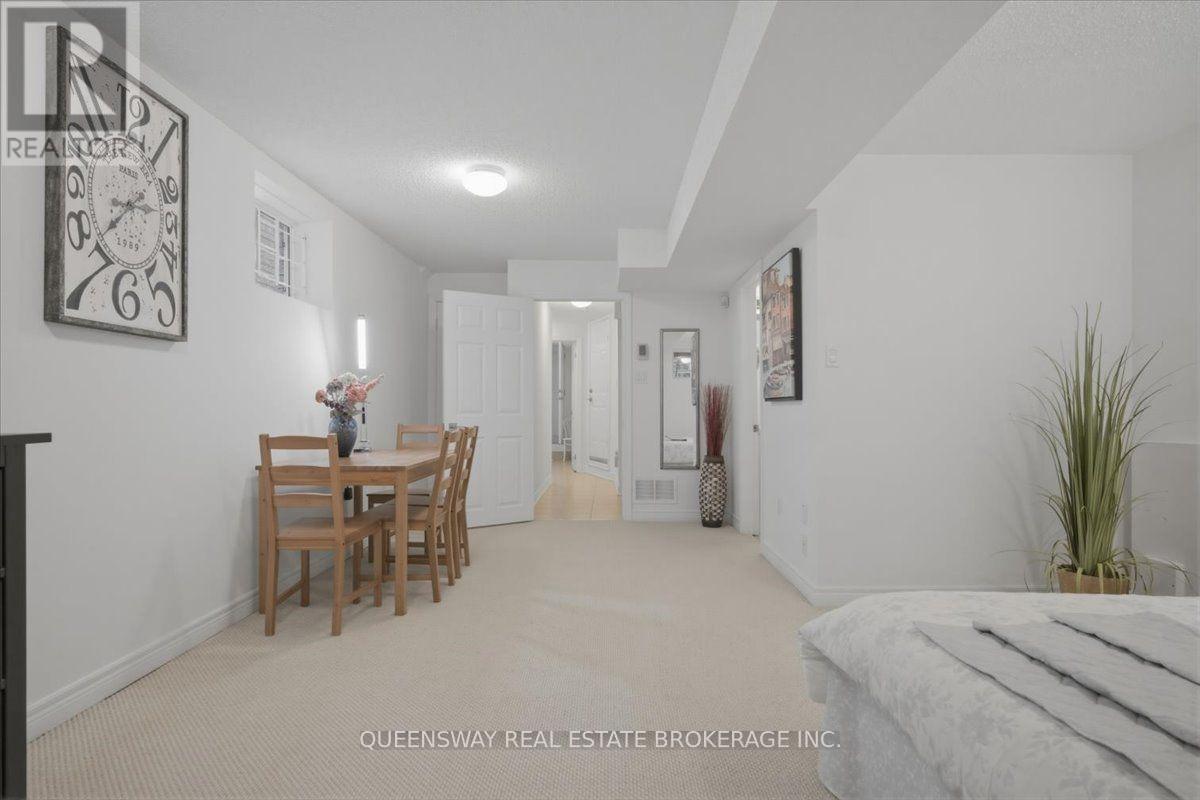 83 FLOYD AVENUE - Image 35