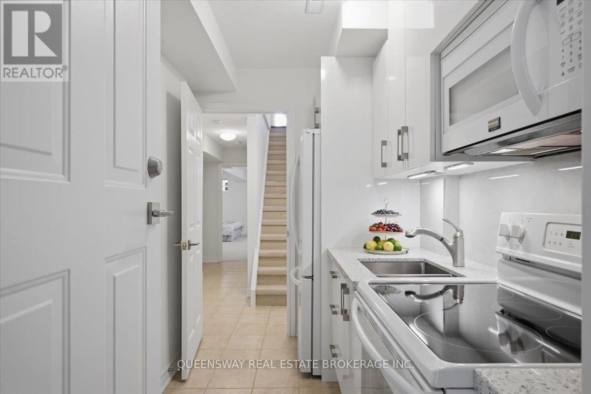 83 FLOYD AVENUE - Image 39