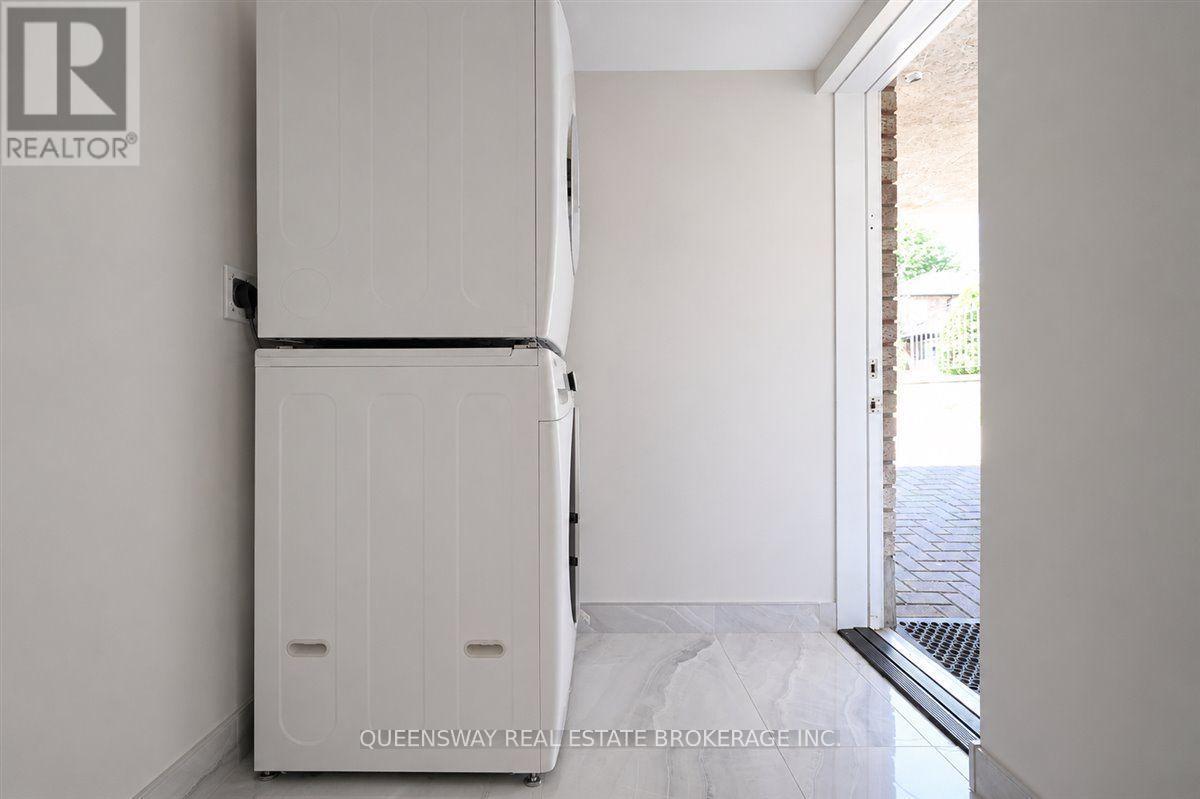 83 FLOYD AVENUE - Image 40