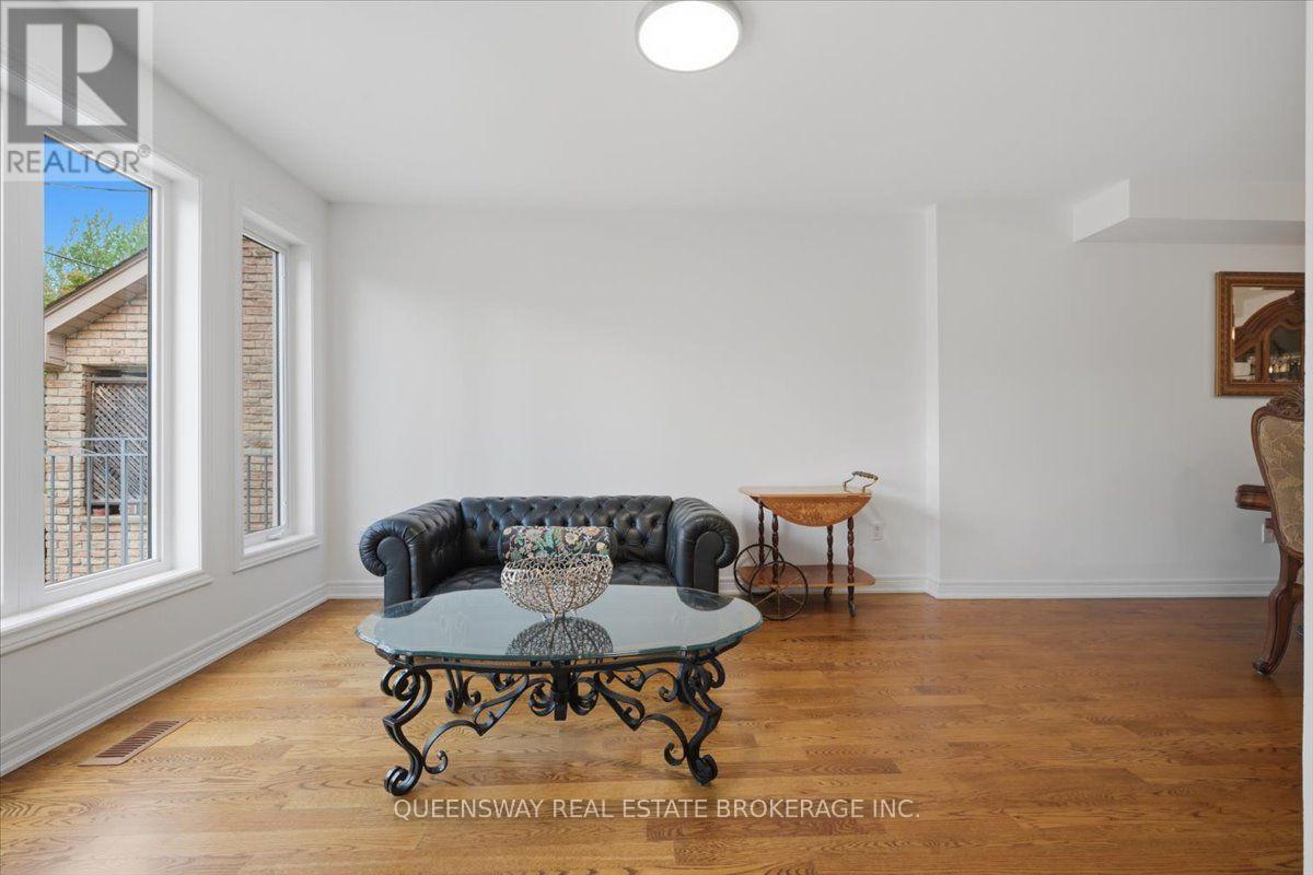 83 FLOYD AVENUE - Image 7