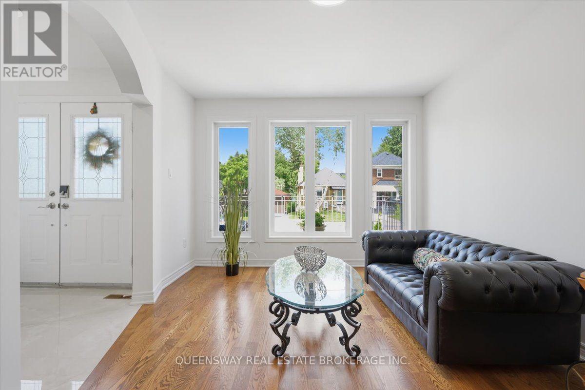 83 FLOYD AVENUE - Image 9