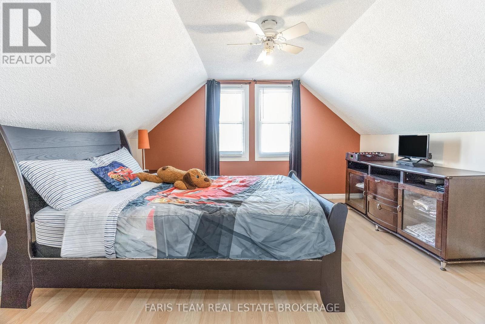 2083 LILAC DRIVE - 14