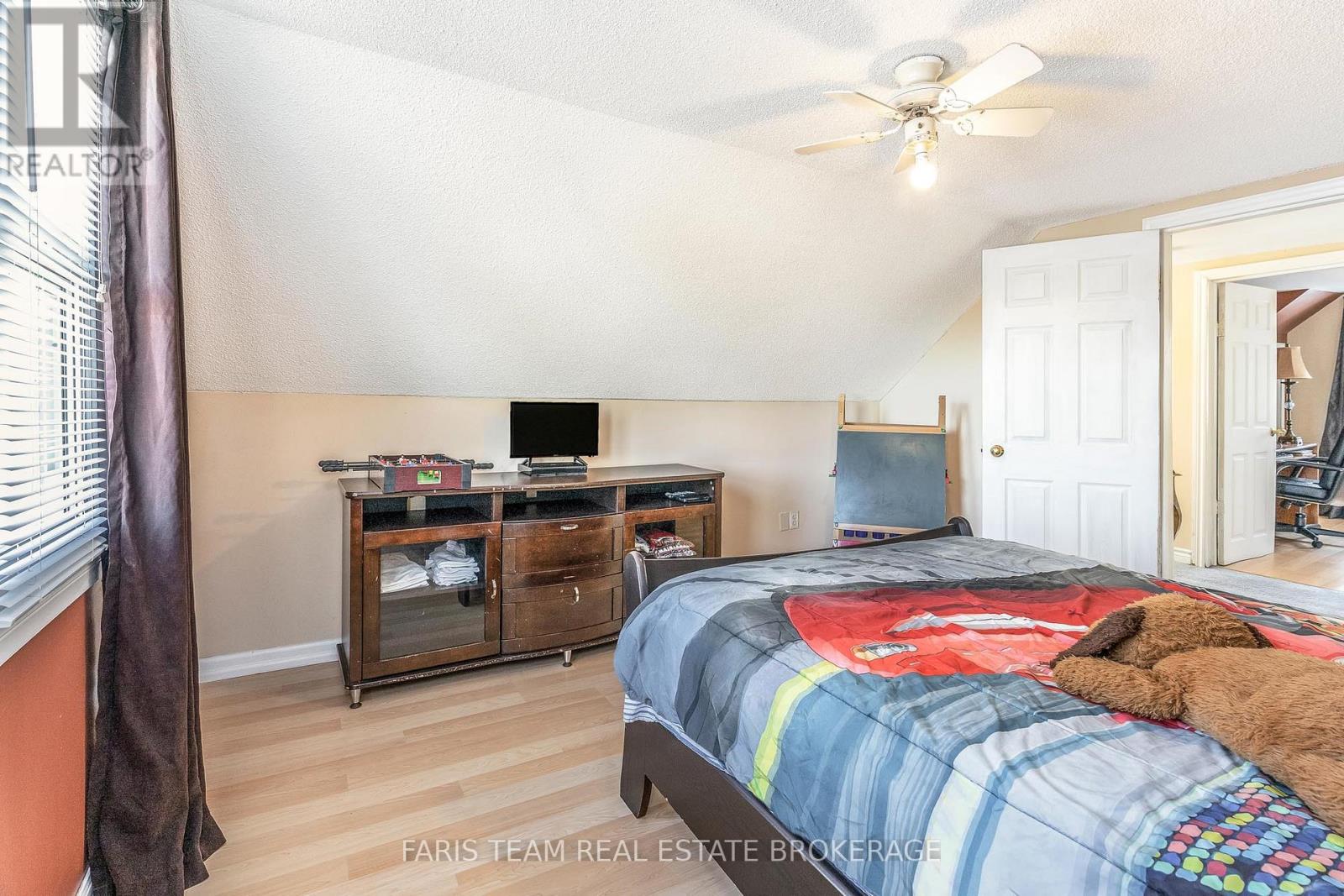 2083 LILAC DRIVE - 15