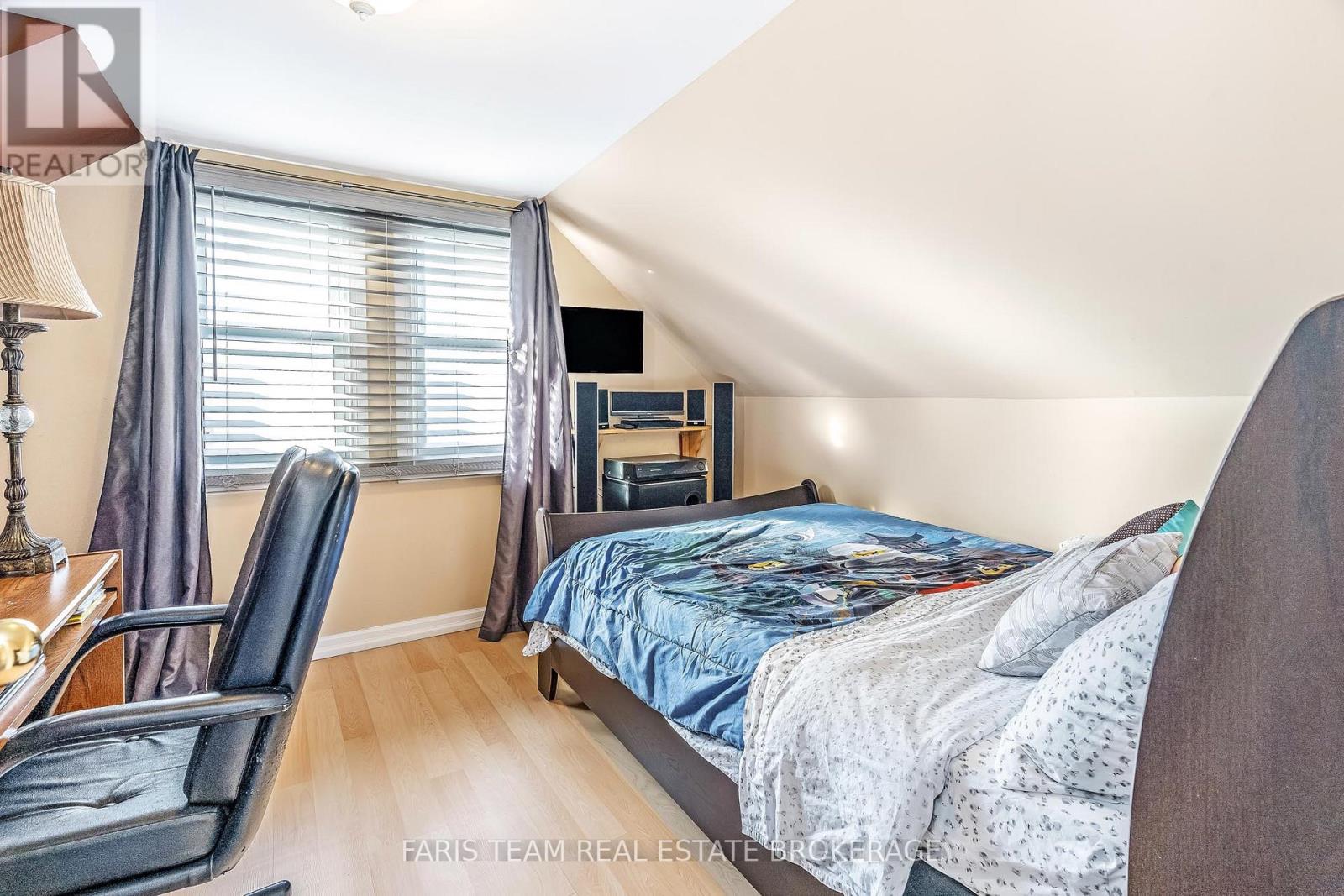2083 LILAC DRIVE - 16
