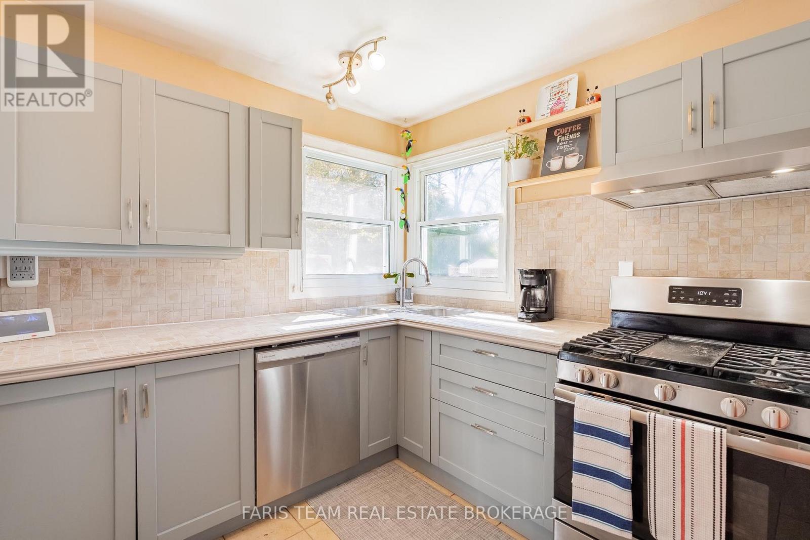 2083 LILAC DRIVE - 3