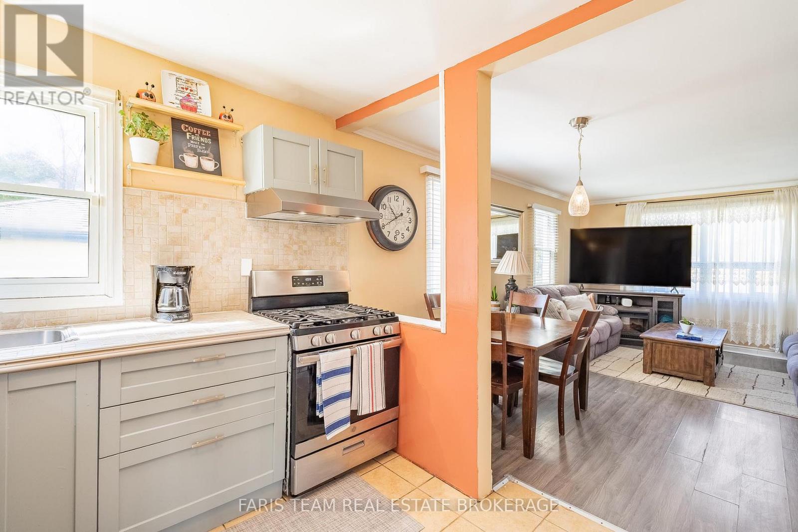 2083 LILAC DRIVE - 5