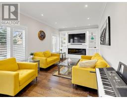 Family room - 27 Wagon Wheel Crescent, Richmond Hill, ON L4E5E8 Photo 7