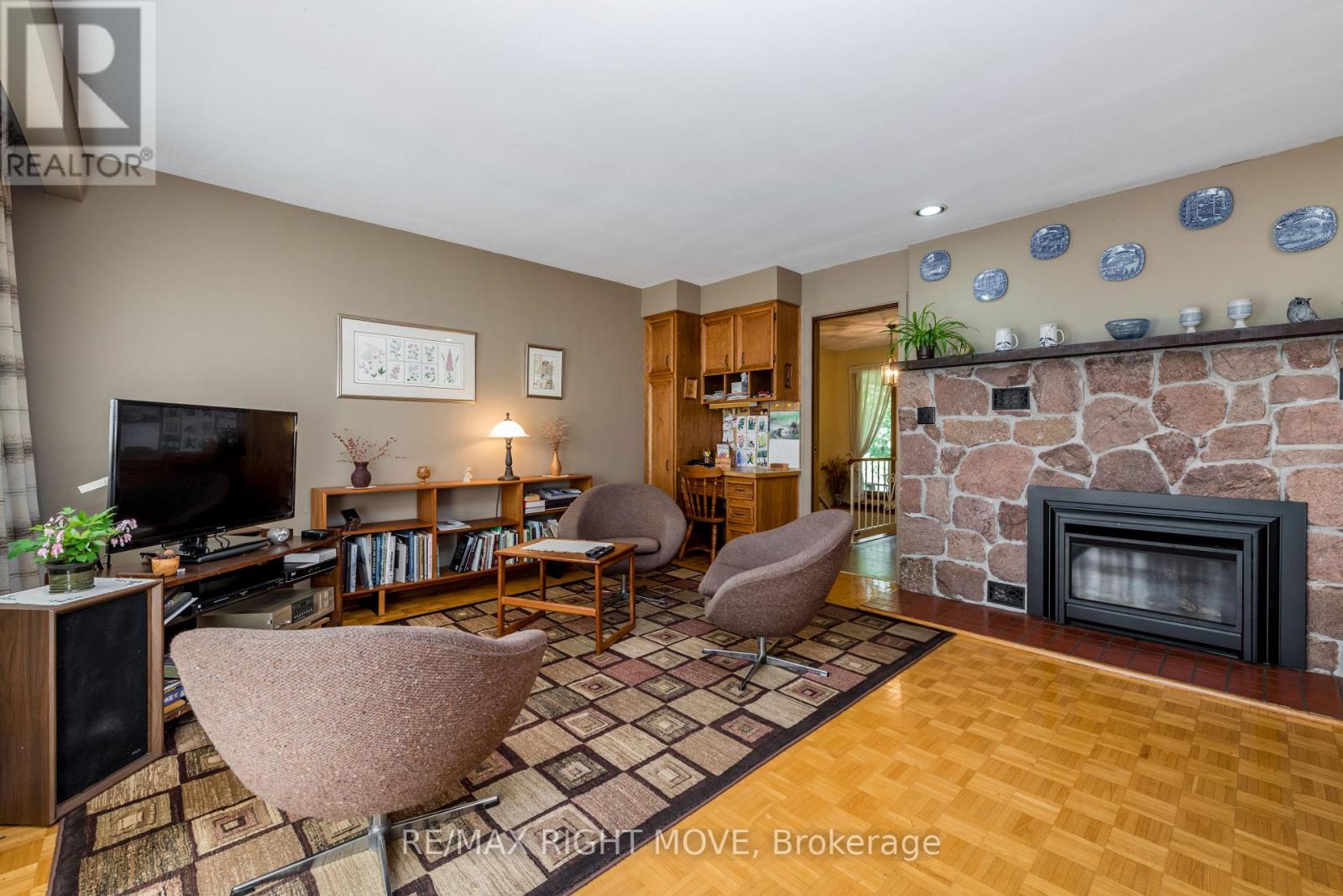 5498 FAWN BAY ROAD - 11