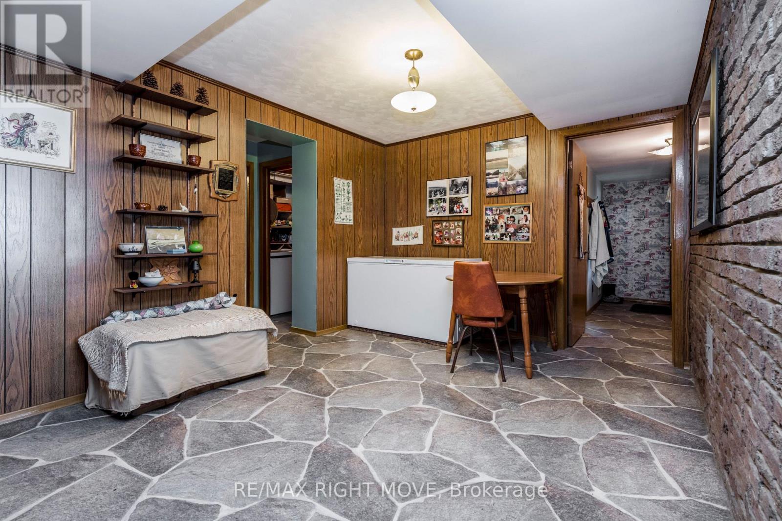 5498 FAWN BAY ROAD - 24