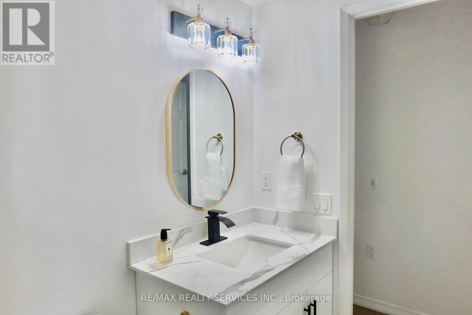 #310 15 MAPLEWOOD AVENUE - 11