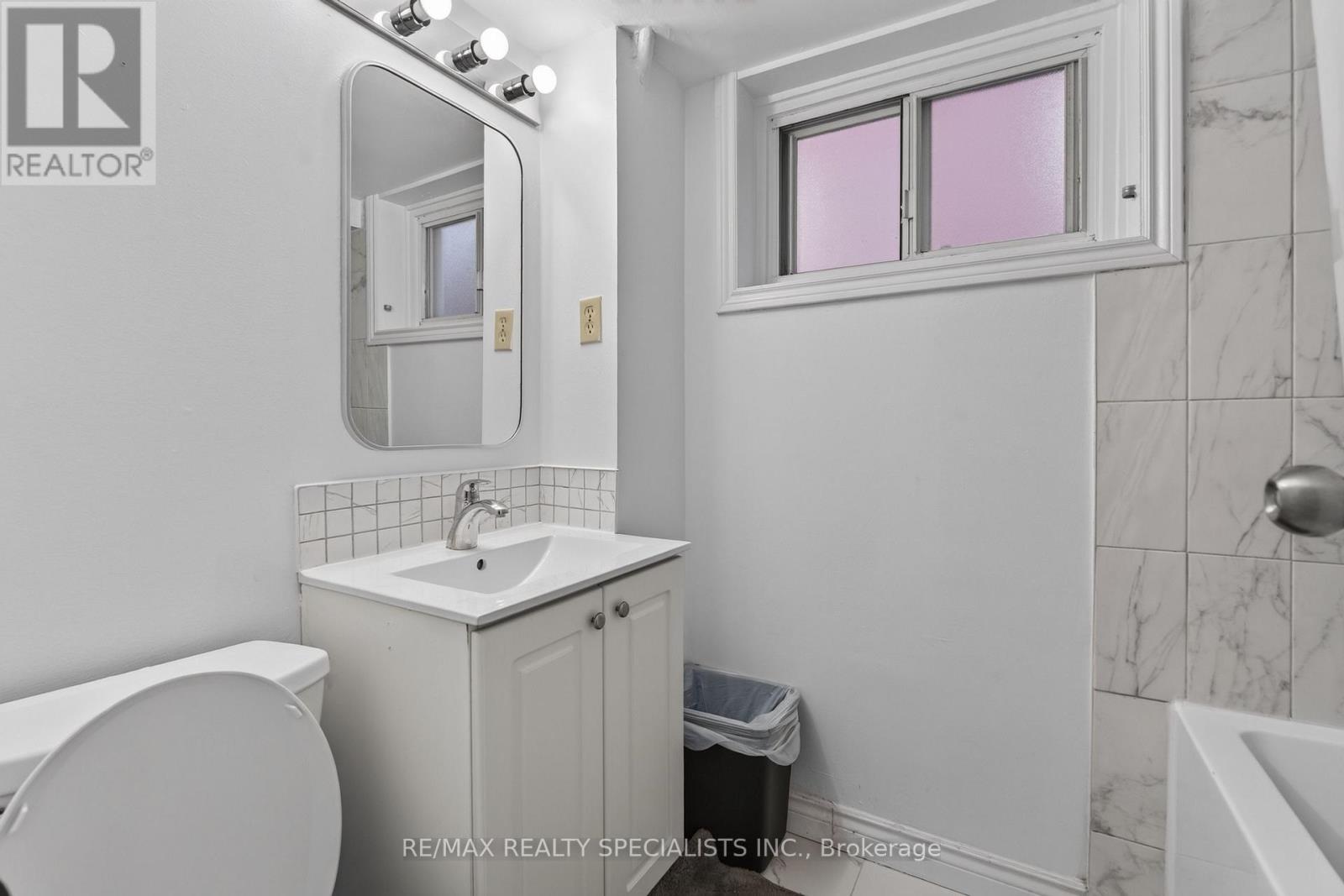 94 ERINGATE DRIVE - Image 30
