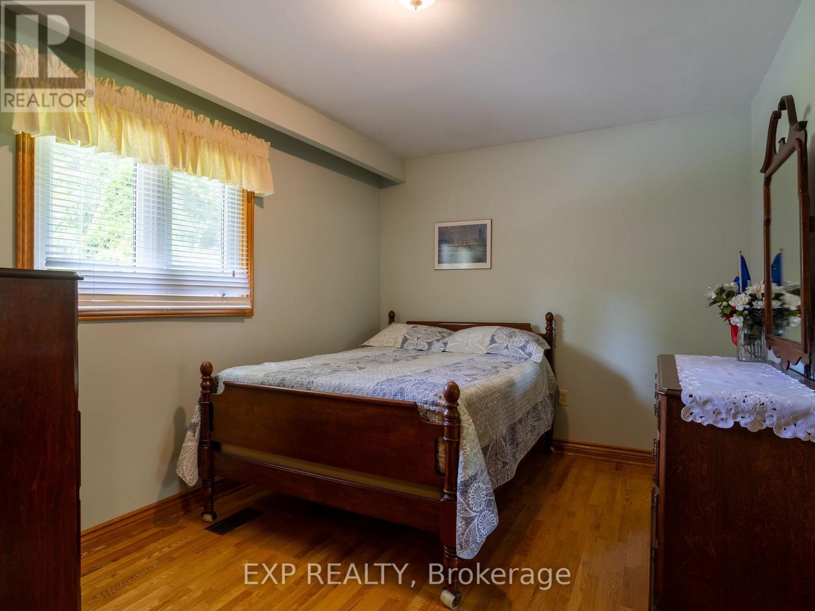 327 ANGELENE STREET - 10