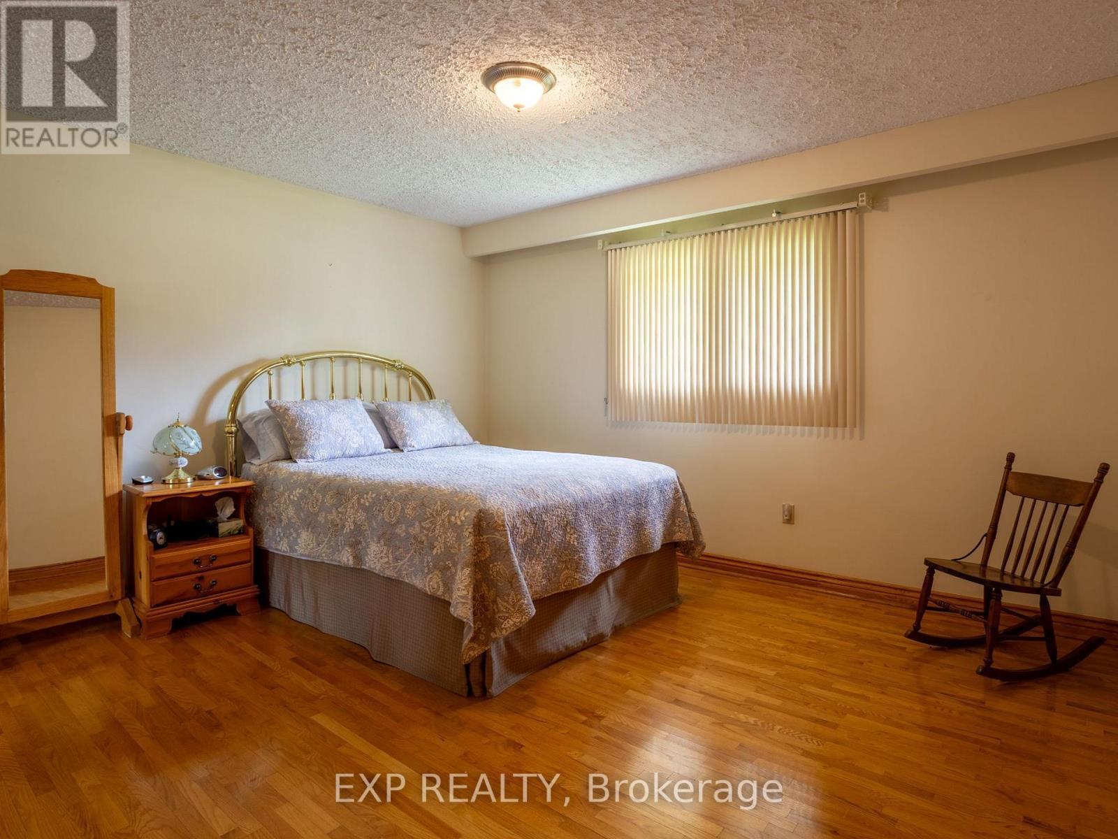327 ANGELENE STREET - 9