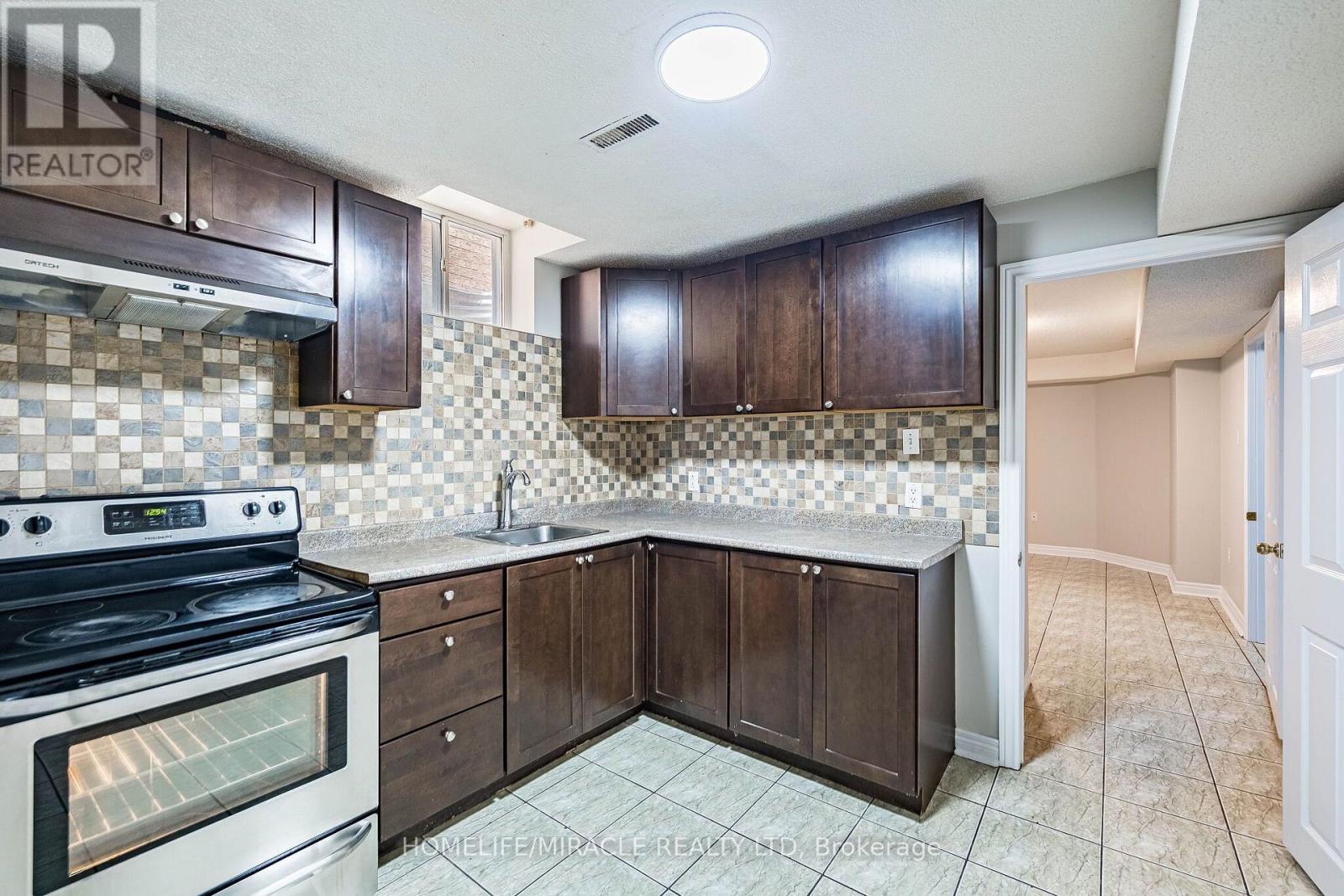 72 LOCKWOOD ROAD - 44