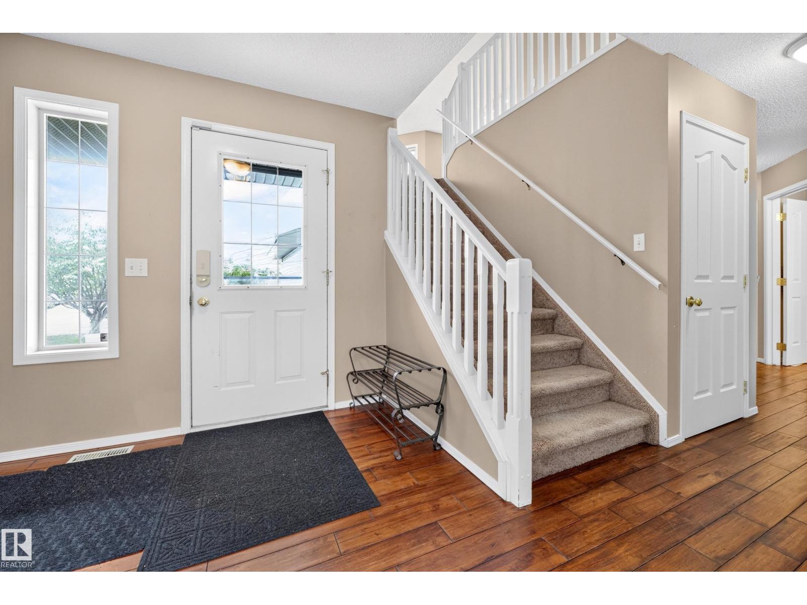 21 CROCUS WY, Clarkdale Meadows, Sherwood Park photo 3