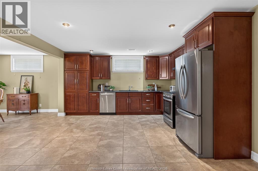 6 VALLOCHIE COURT - 29