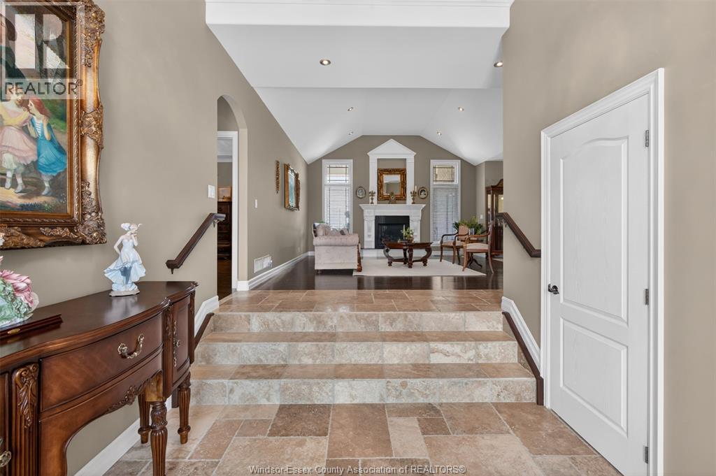 6 VALLOCHIE COURT - 3