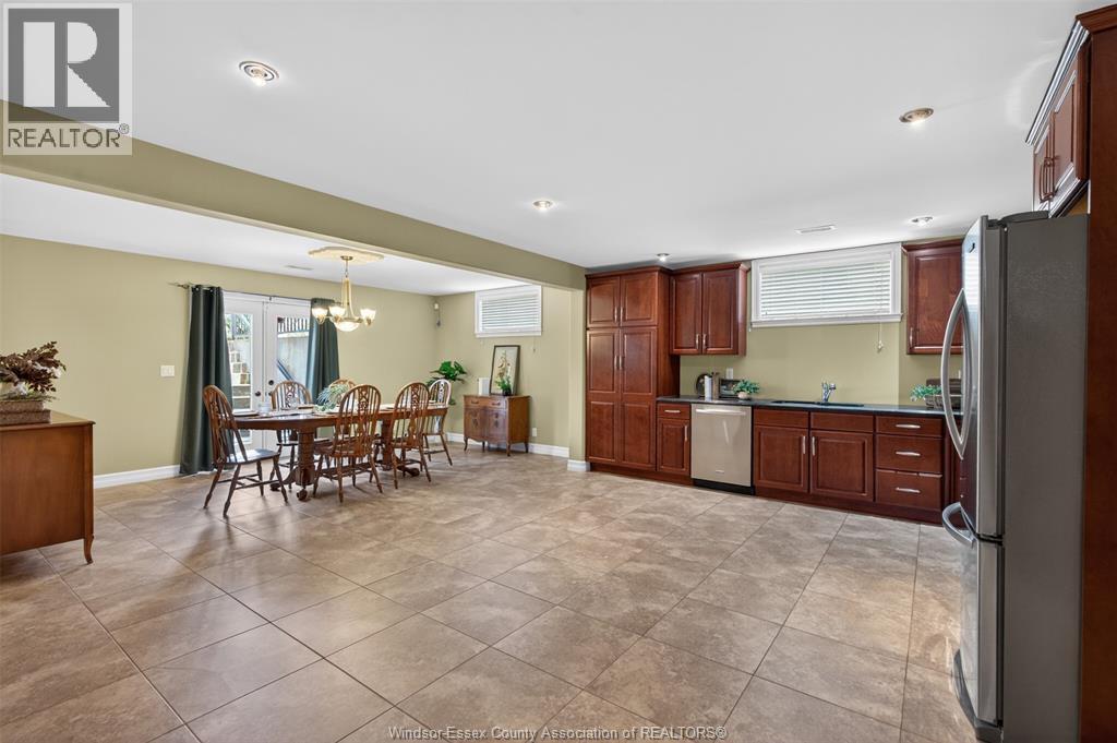 6 VALLOCHIE COURT - 31