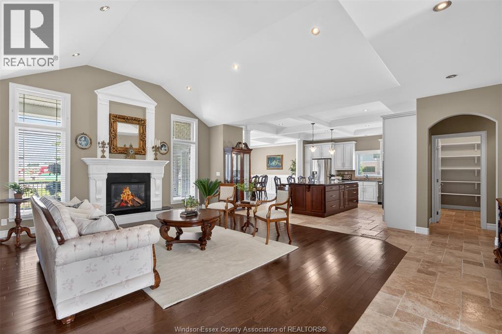 6 VALLOCHIE COURT - 5