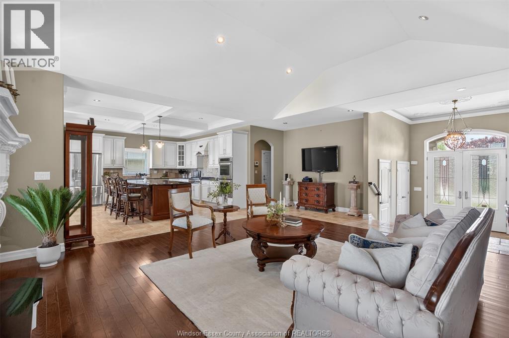 6 VALLOCHIE COURT - 7