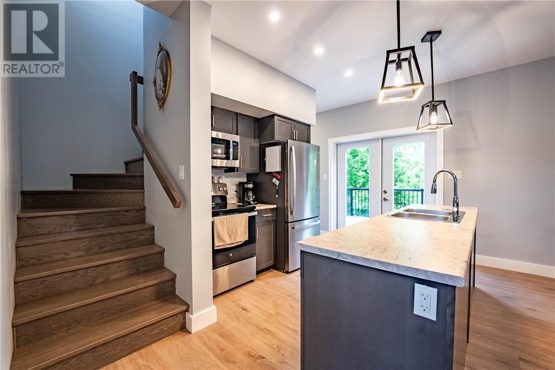 1050 Gordon Avenue - 12