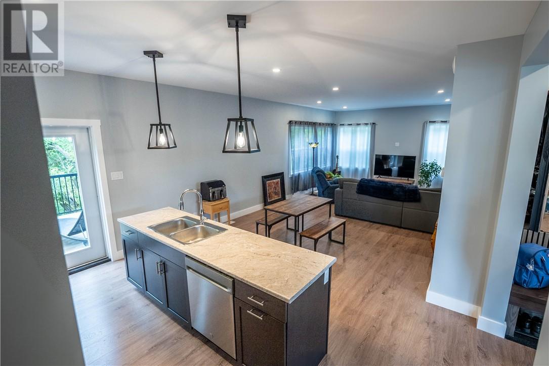 1050 Gordon Avenue - 13
