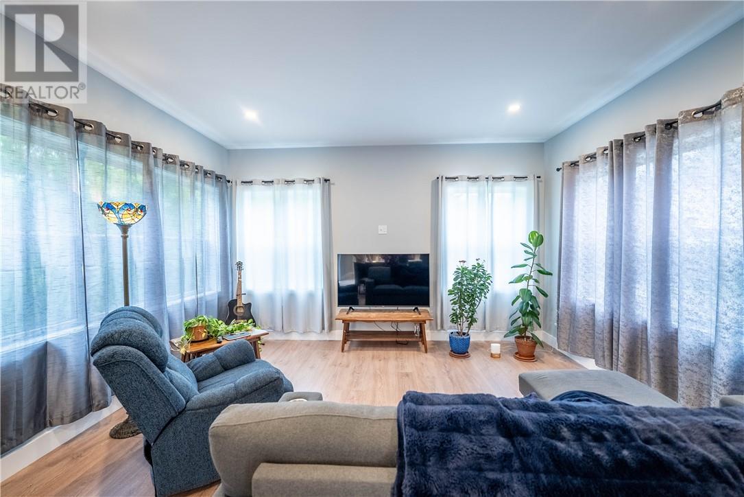 1050 Gordon Avenue - 16