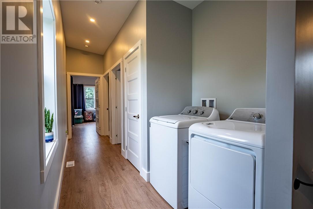 1050 Gordon Avenue - 27