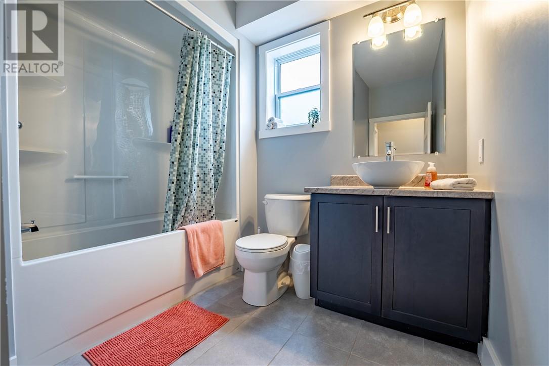 1050 Gordon Avenue - 28