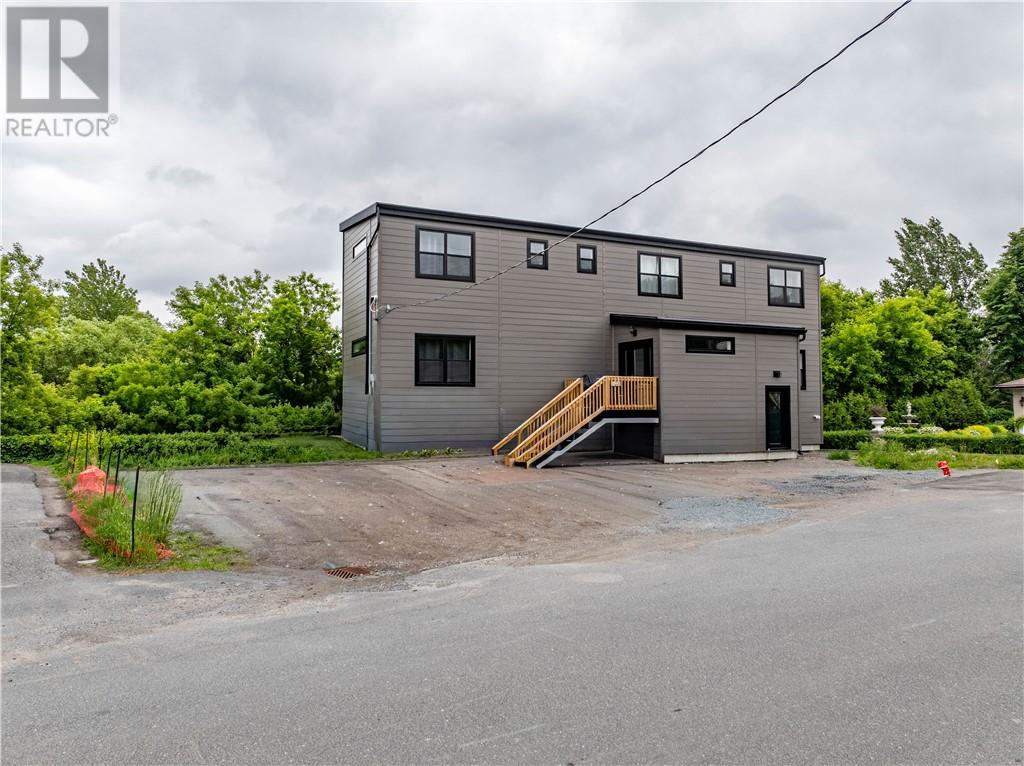 1050 Gordon Avenue - 3