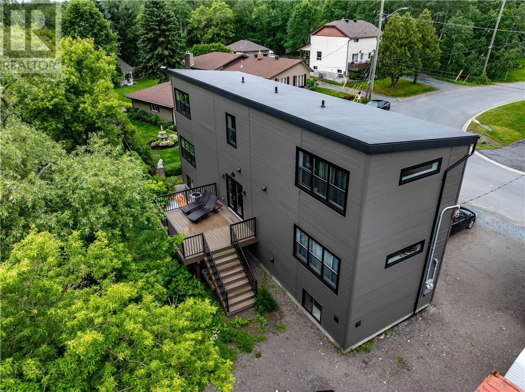 1050 Gordon Avenue - 4