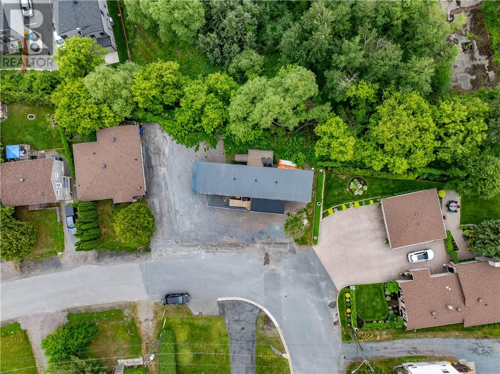 1050 Gordon Avenue - 5
