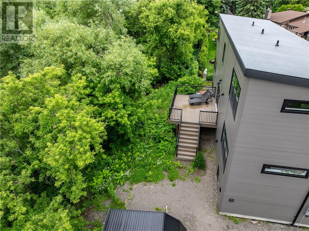 1050 Gordon Avenue - 6