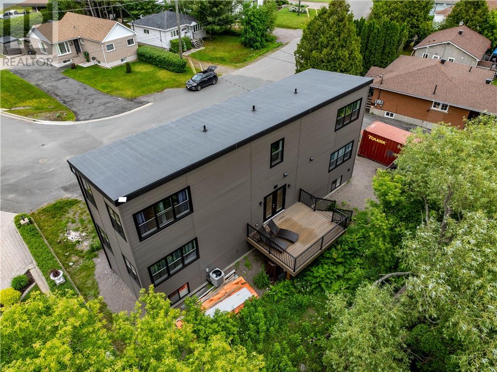 1050 Gordon Avenue - 7