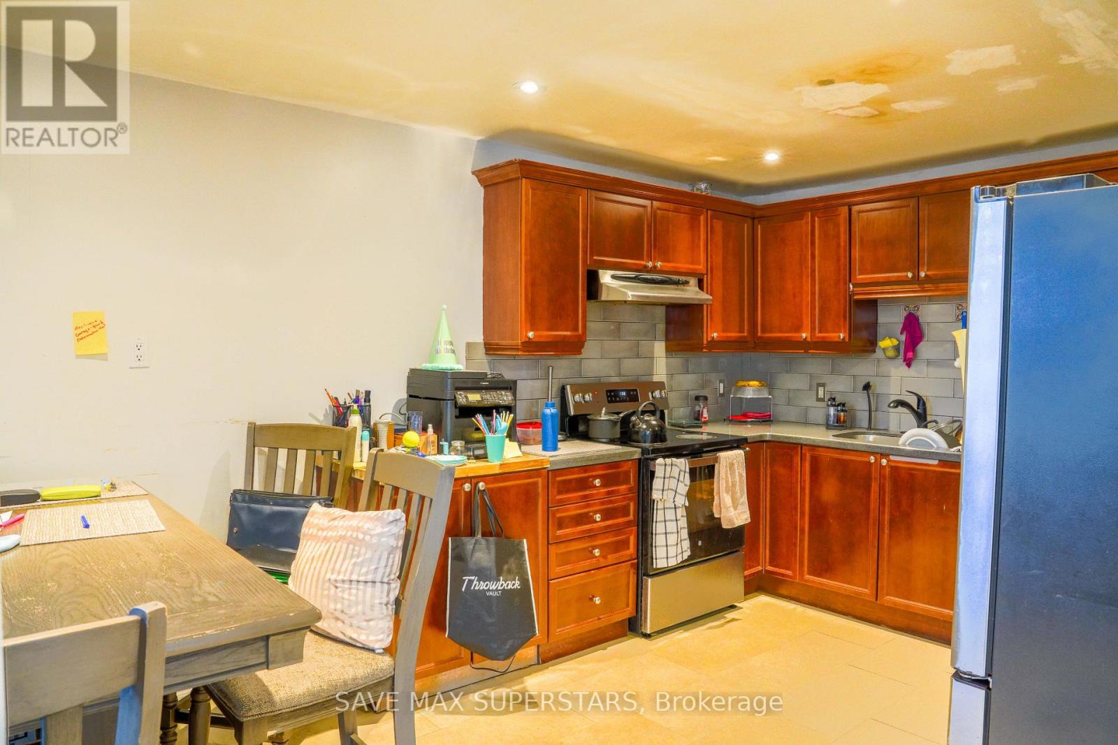 93 JOHN STREET E - 21
