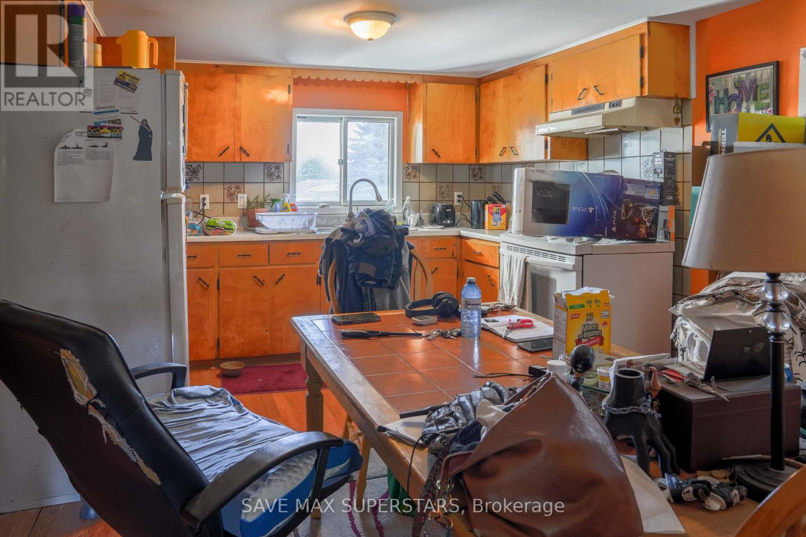 93 JOHN STREET E - 38