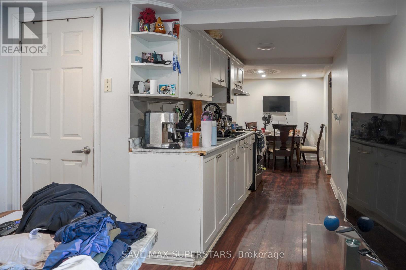 93 JOHN STREET E - 32