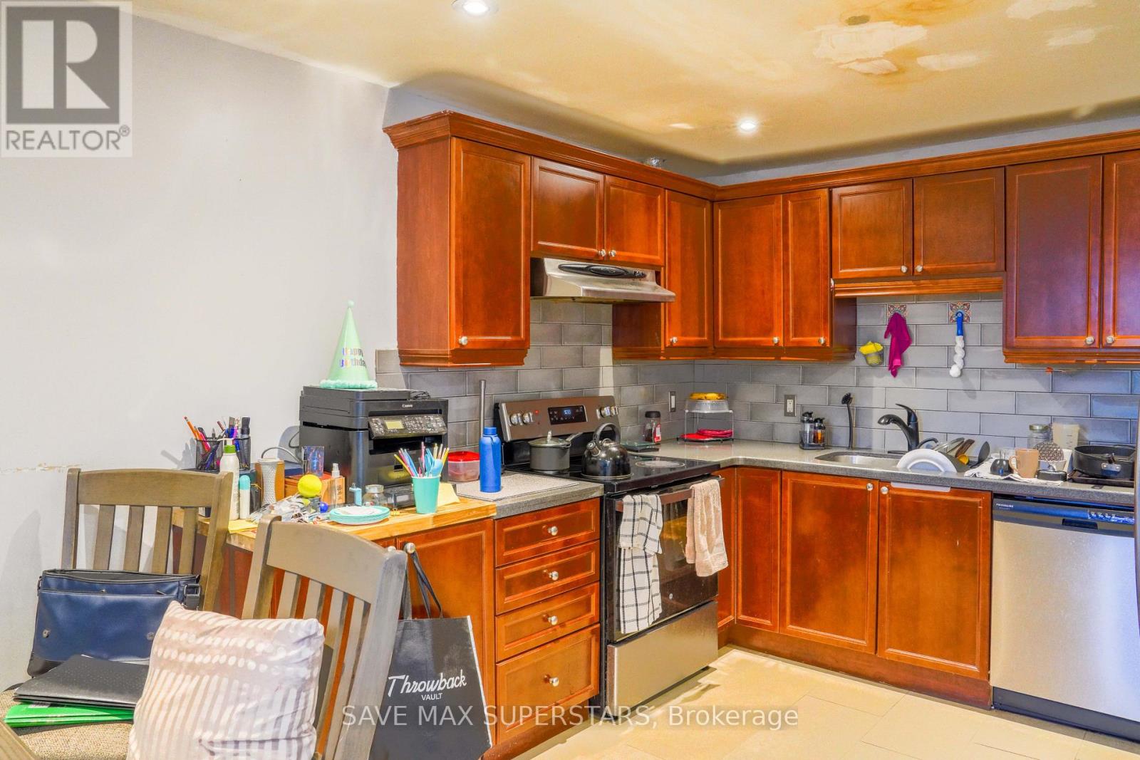 93 JOHN STREET E - 22