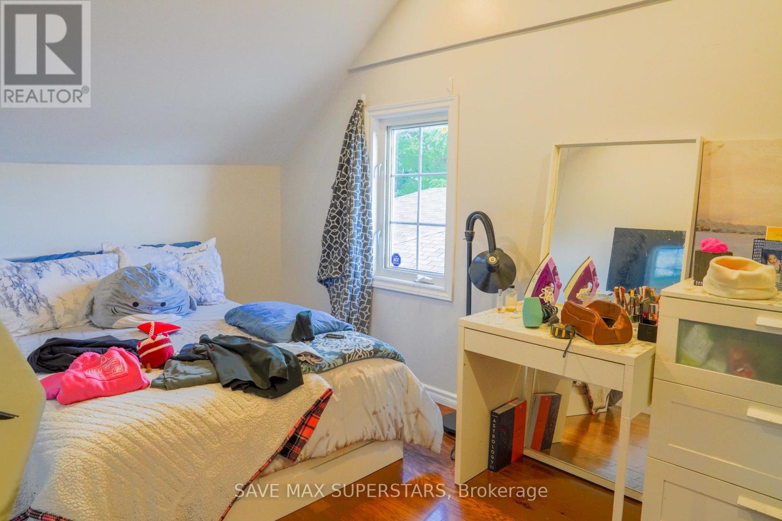 93 JOHN STREET E - 26