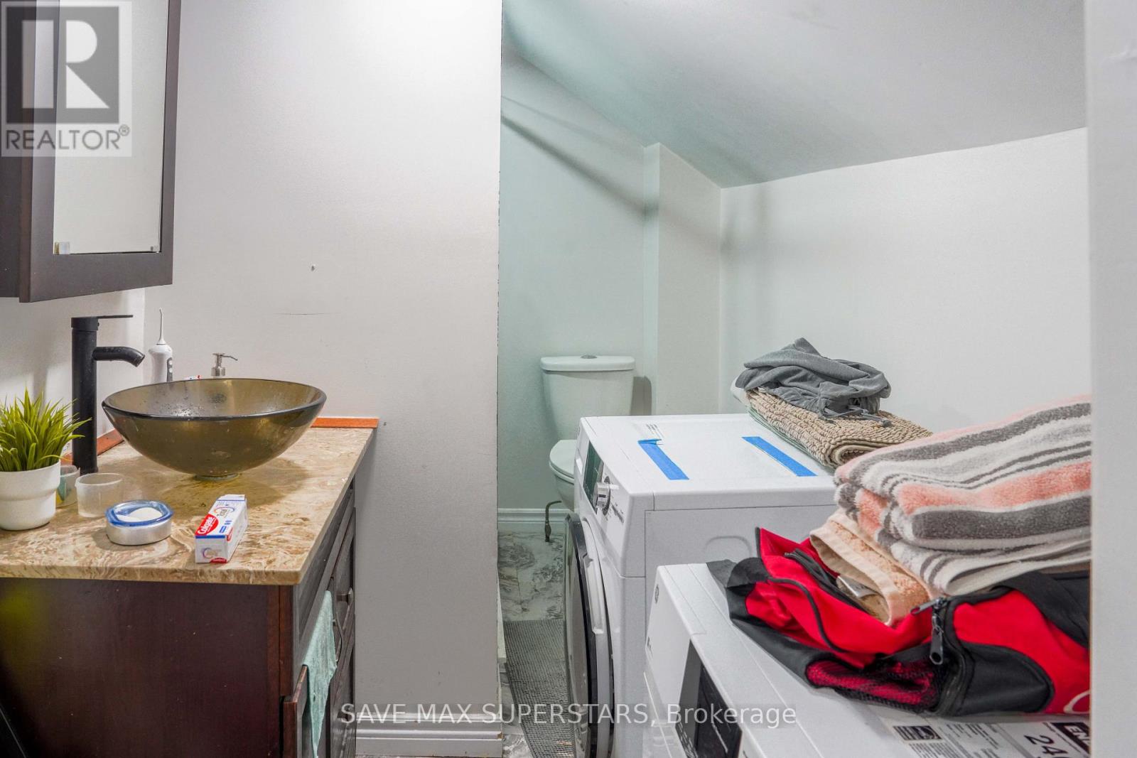 93 JOHN STREET E - 28