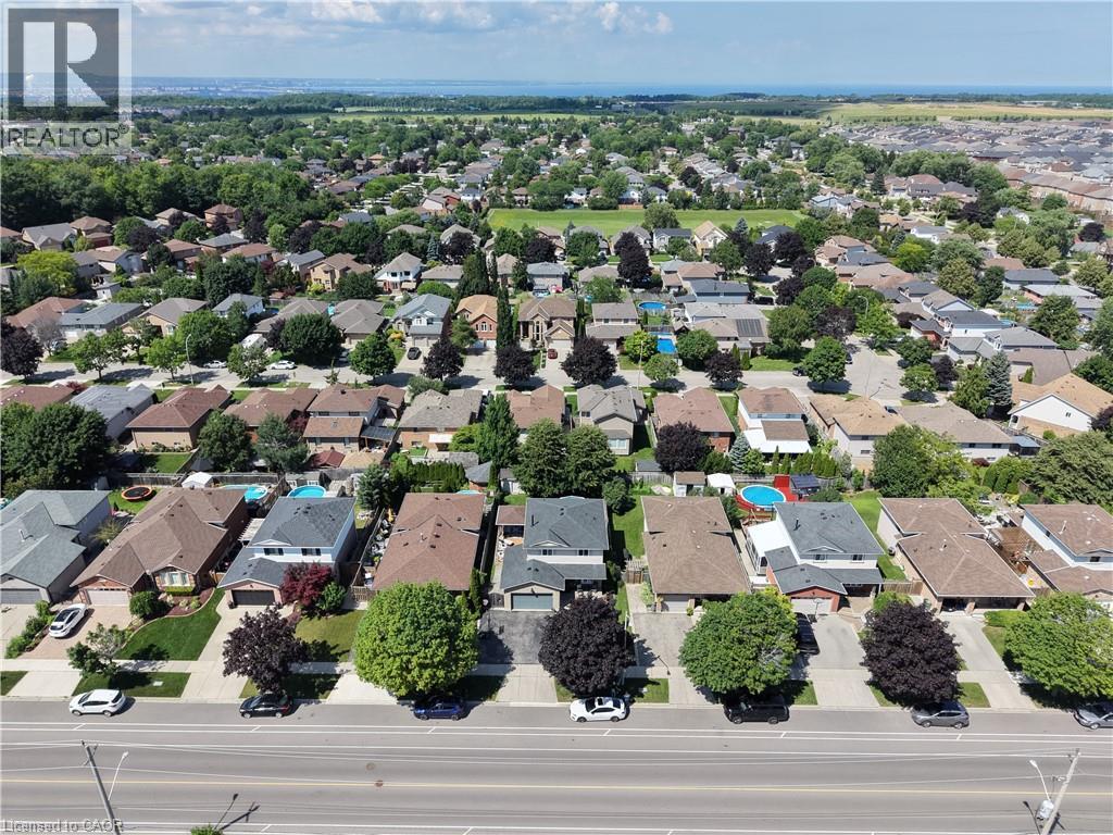 172 HIGHLAND Road W - 34